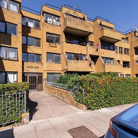 Luxury 3 Bedroom Flat With Balcony In Westbourne Park London Exterior photo