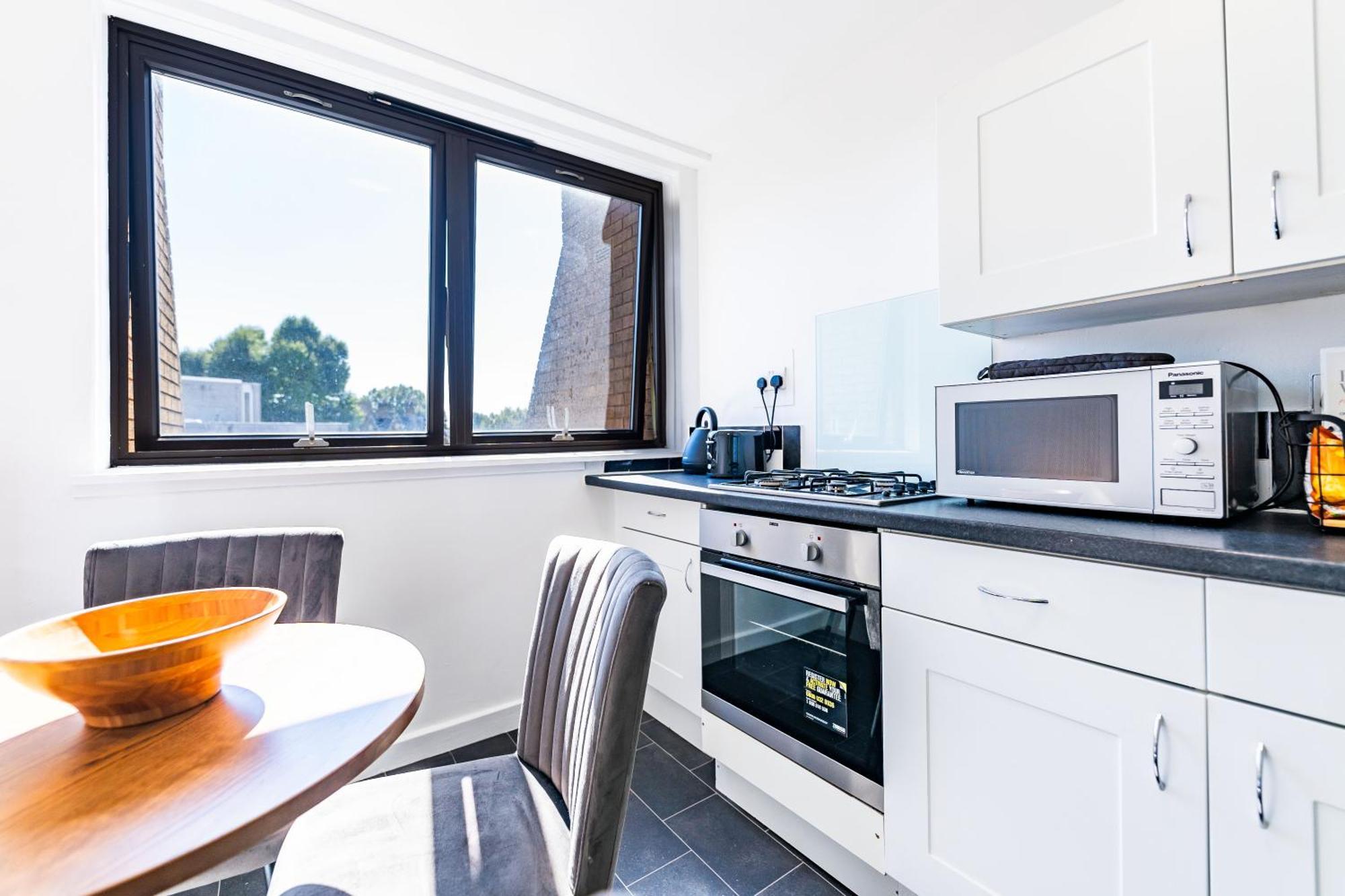 Luxury 3 Bedroom Flat With Balcony In Westbourne Park London Exterior photo