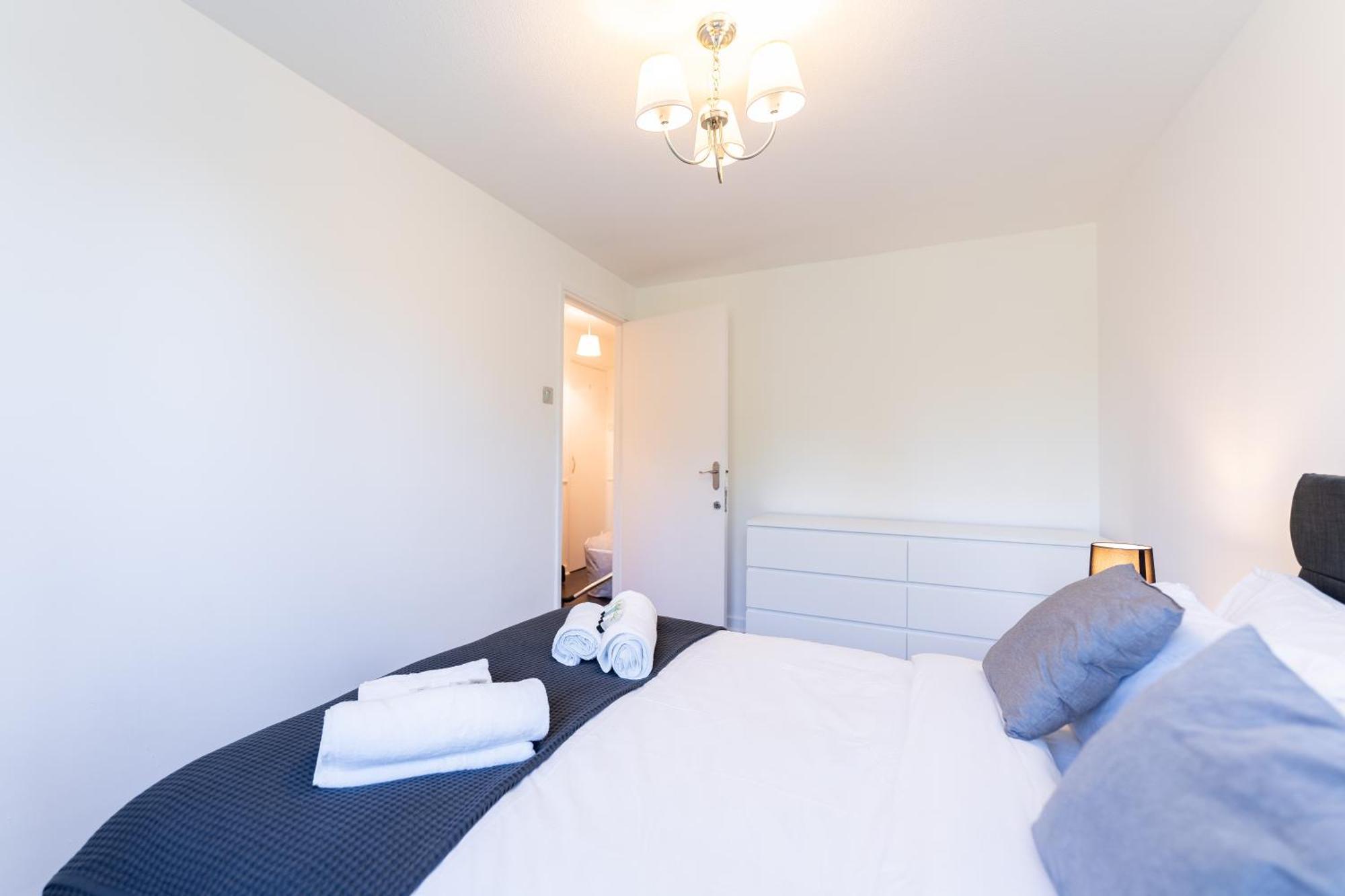 Luxury 3 Bedroom Flat With Balcony In Westbourne Park London Exterior photo