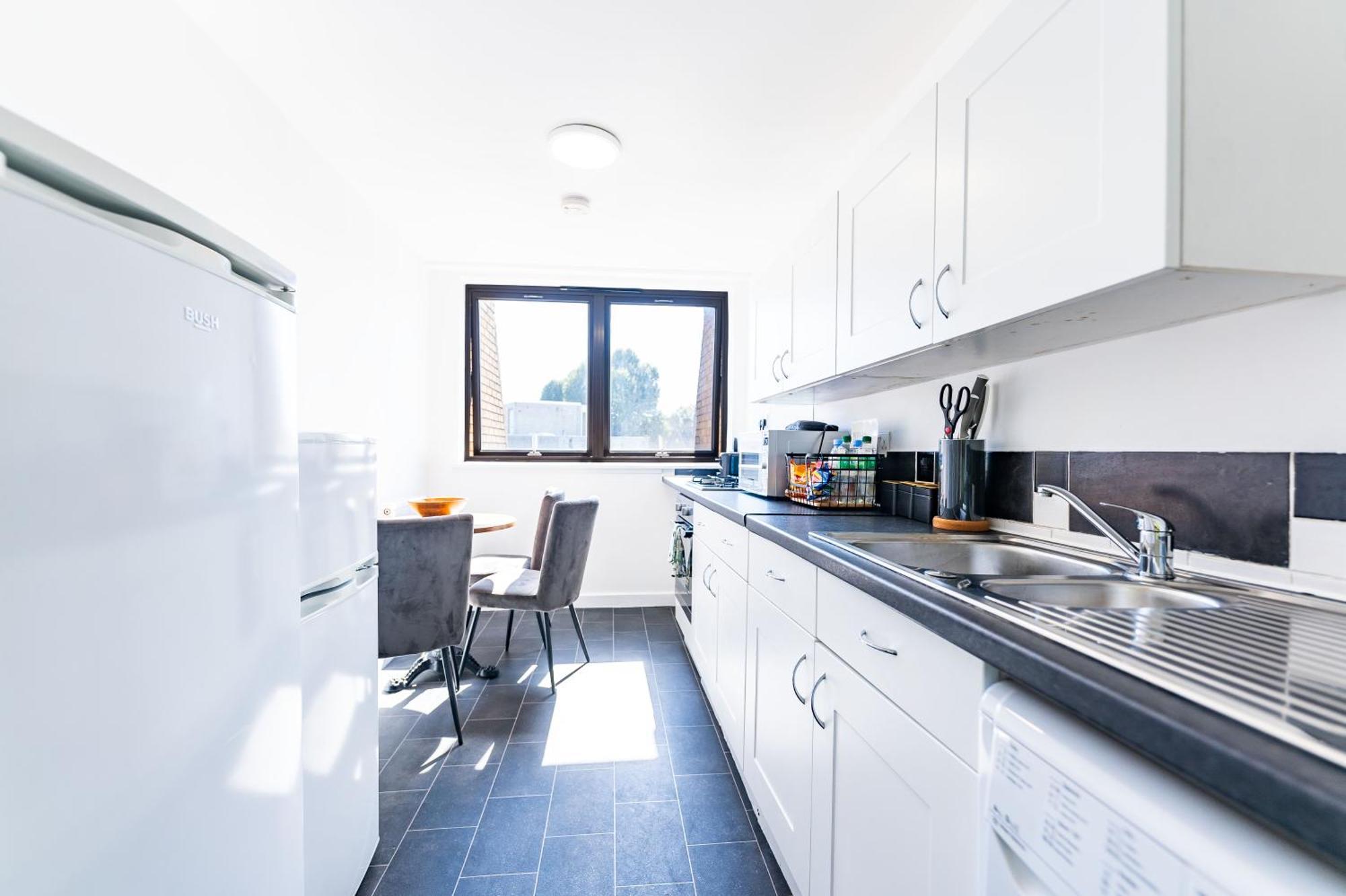 Luxury 3 Bedroom Flat With Balcony In Westbourne Park London Exterior photo