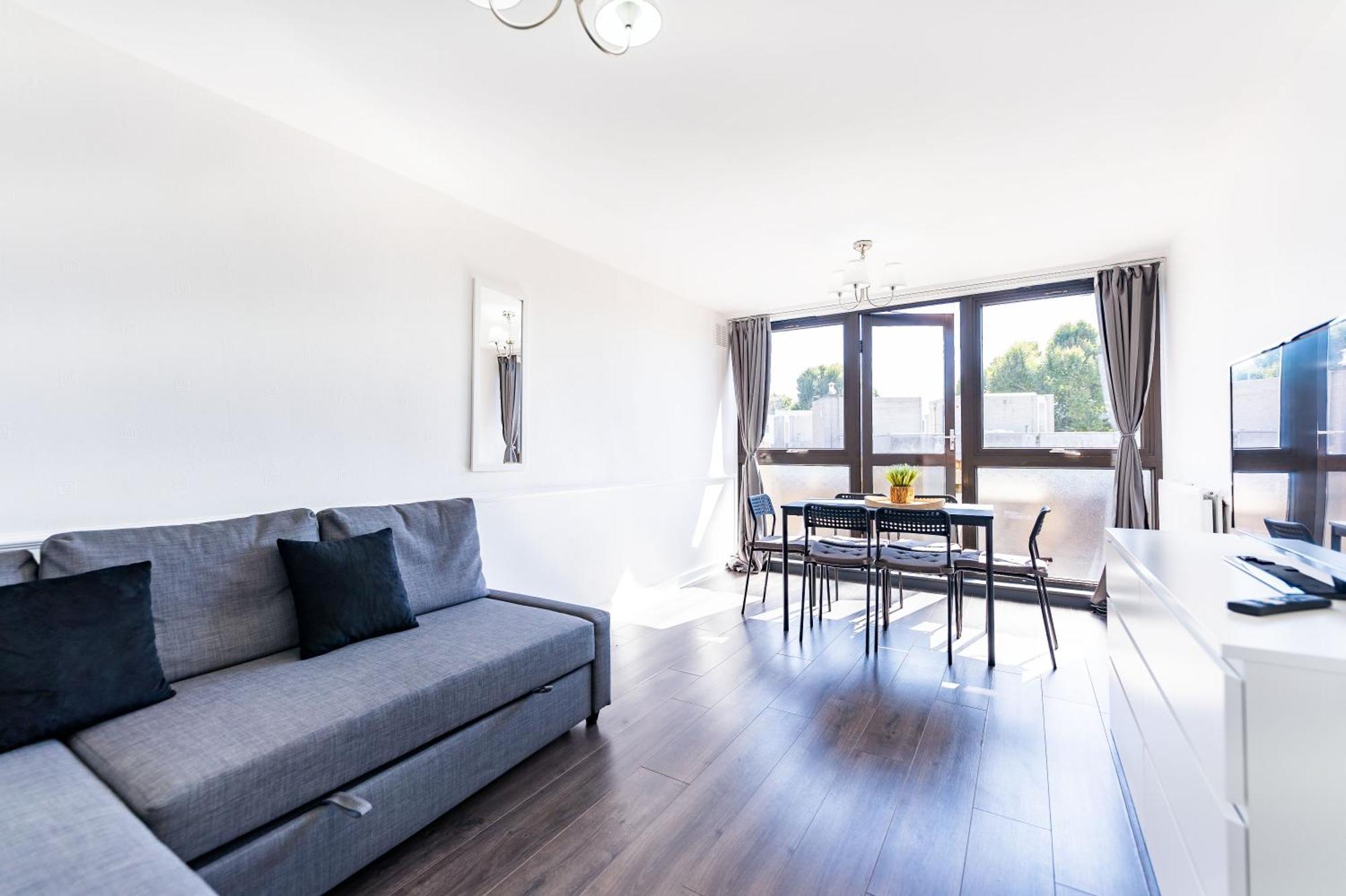 Luxury 3 Bedroom Flat With Balcony In Westbourne Park London Exterior photo